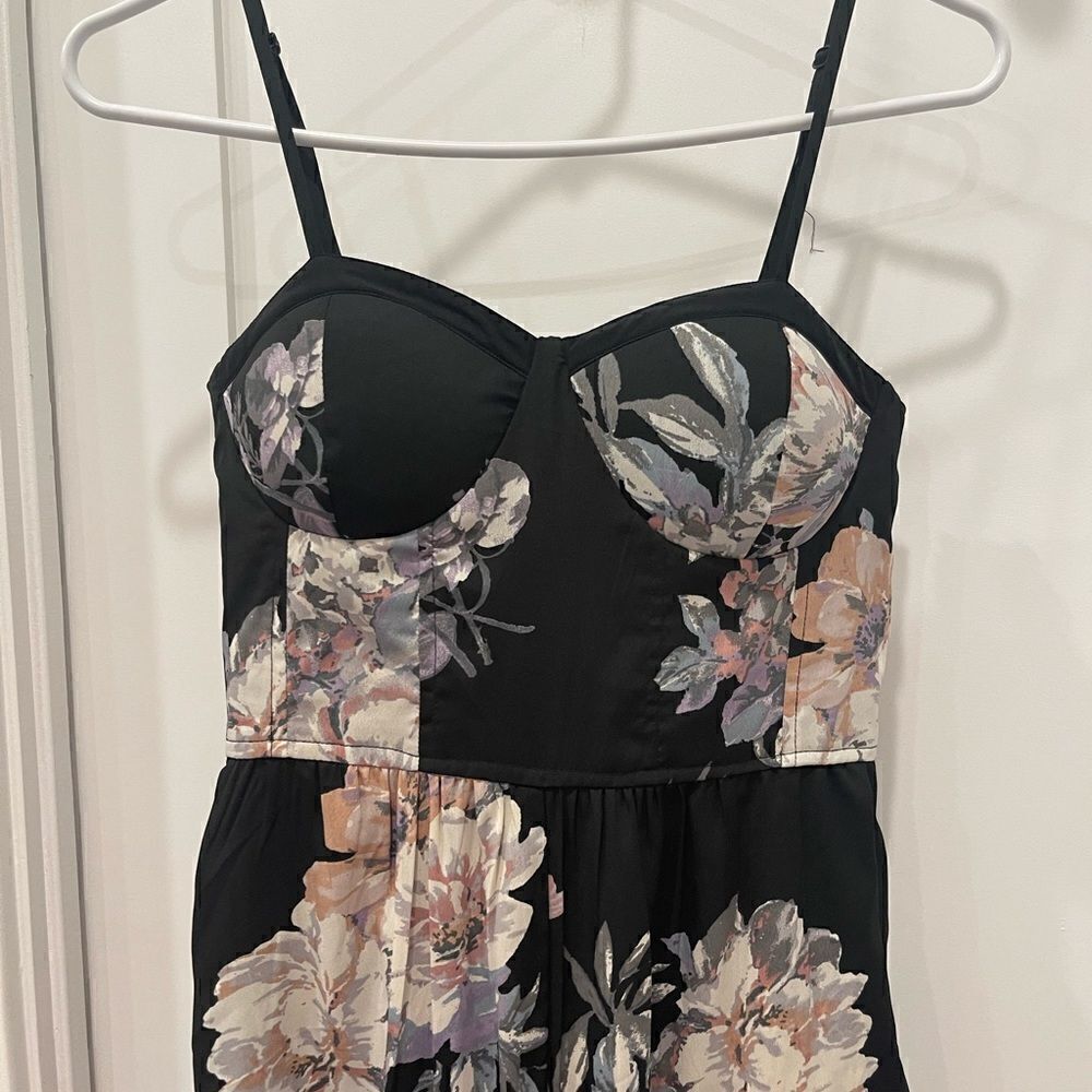 NEW Band Of Gypsies Floral Print Sleeveless Pockets Jumpsuit.Size S - Picture 4 of 9